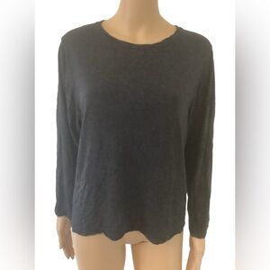 VINCE  Tee Shirt size Medium Long Sleeve